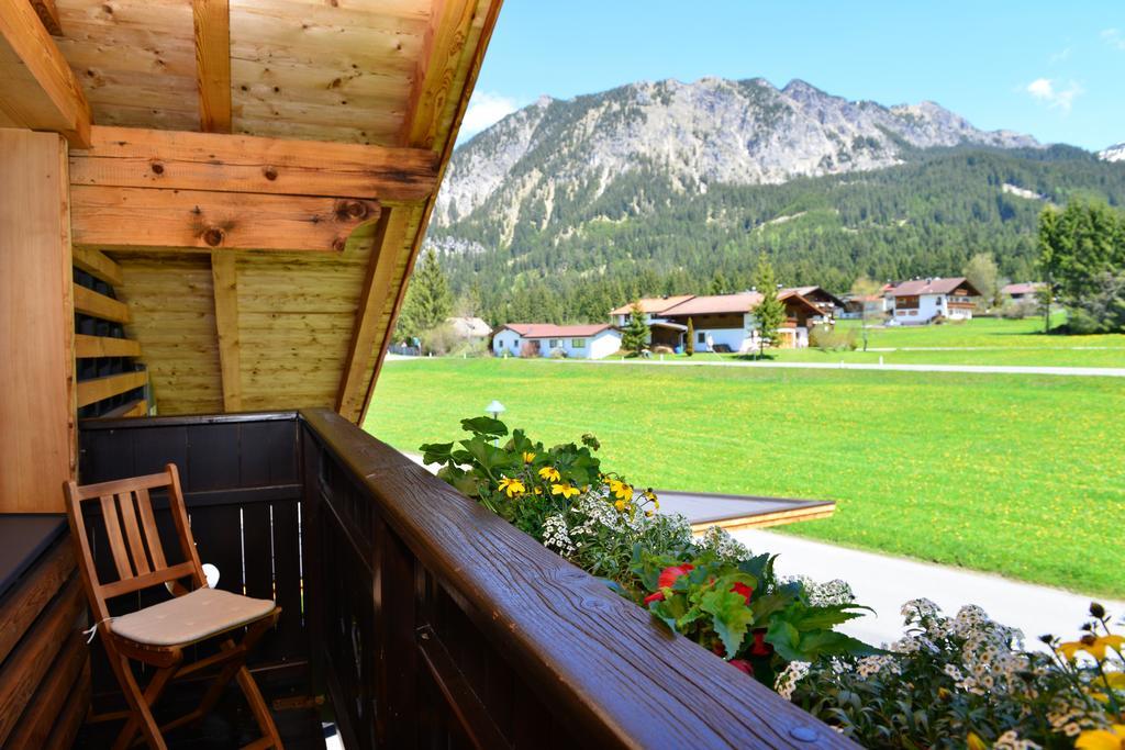 Sonn Alpin - Ferienwohnungen Grän Екстериор снимка